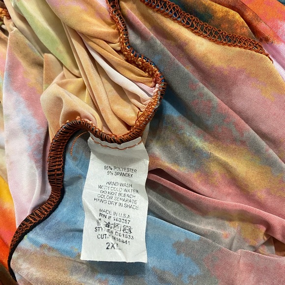 Thigh length long sleeve dress - Picture 7 of 7